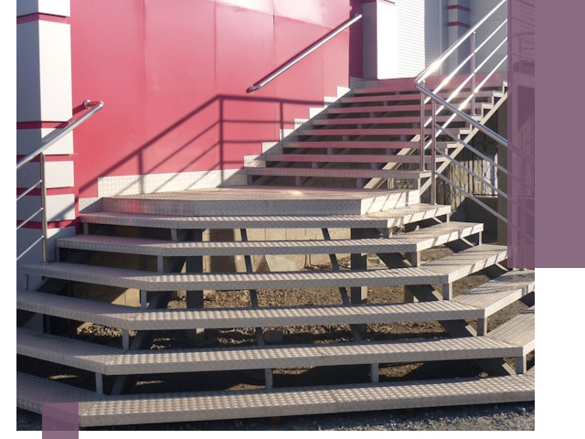 Лестницы для магазина в Верхнем Уфалее — изготовление и монтаж