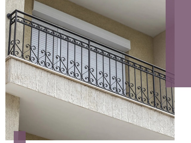 Балконные ограждения из металла и стекла в Верхнем Уфалее для домов